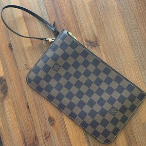 Neverfull pochette “Damier ebene”